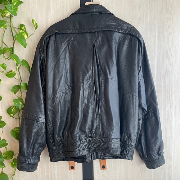 Vintagee leather Jacket - Picture 2 of 5